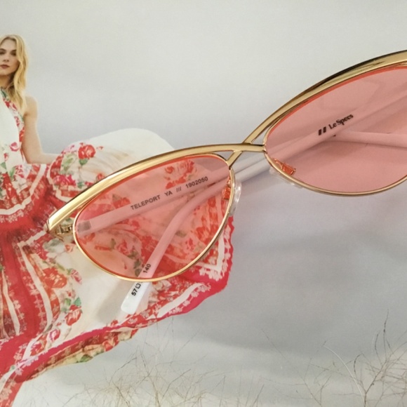 Le Specs Sunglasses and Case: NWOT! Rose Colored Lenses; White Arms - Picture 5 of 10